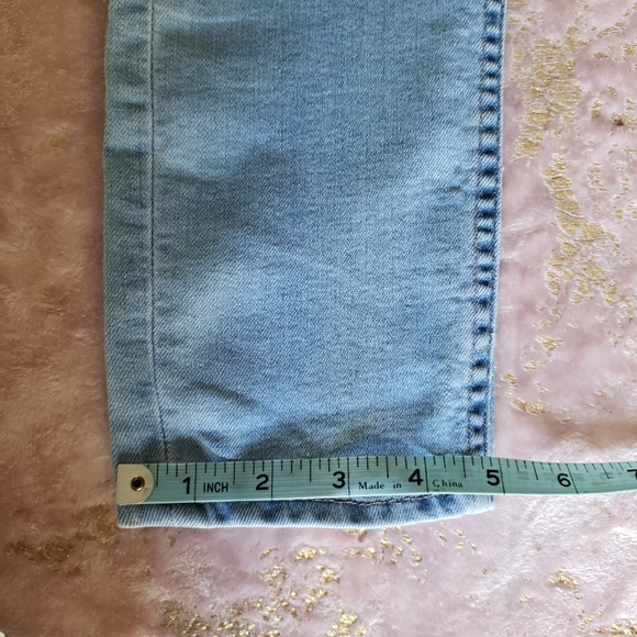 DIVIDED | Jean's - Picture 10 of 15